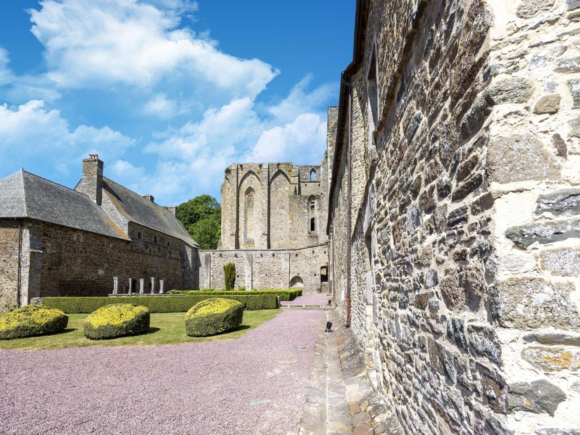 Attractive Holiday Home Near The Normandy Beach Saint-Germain-sur-Ay ภายนอก รูปภาพ